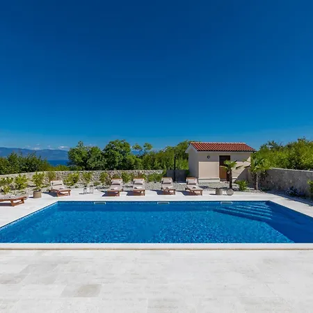 Luxury Glabrova With Pool, Jacuzzi And Sauna Gostinjac