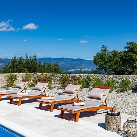 Luxury Glabrova With Pool, Jacuzzi And Sauna *