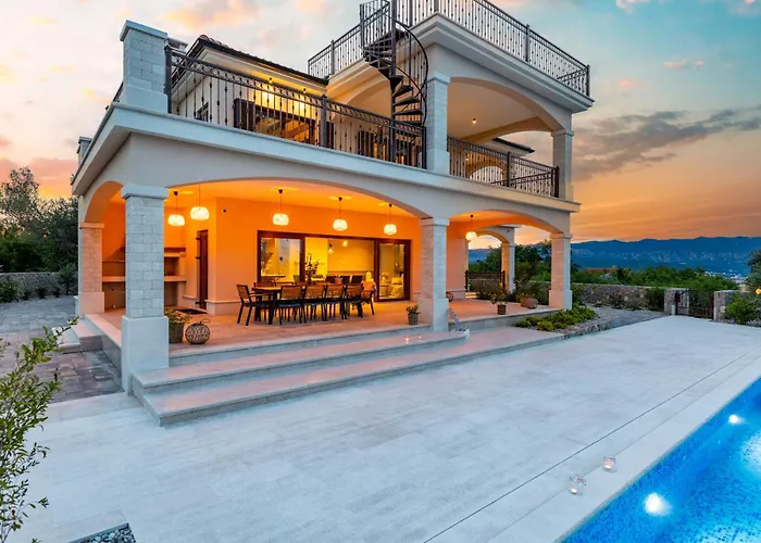 Luxury Glabrova With Pool, Jacuzzi And Sauna