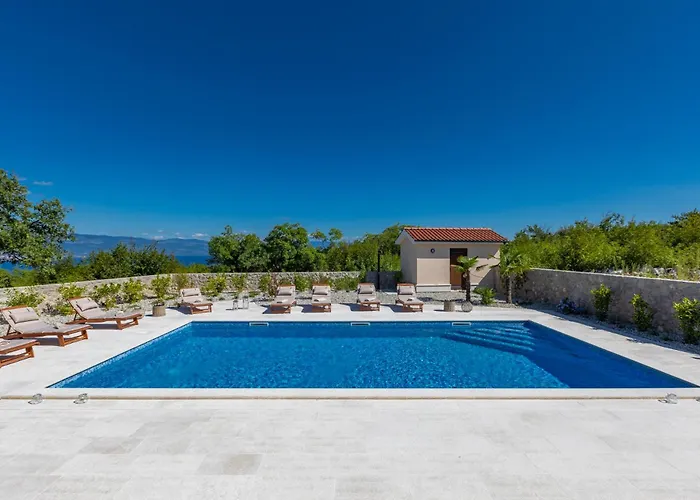 Luxury Glabrova With Pool, Jacuzzi And Sauna Gostinjac