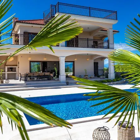 Villa Luxury Glabrova With Pool, Jacuzzi And Sauna Gostinjac