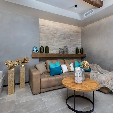 Villa Luxury Glabrova With Pool, Jacuzzi And Sauna *