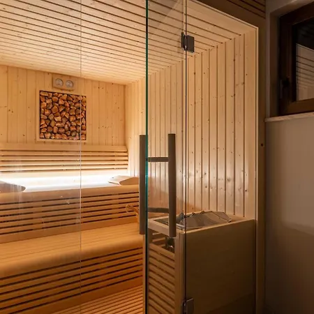 Luxury Glabrova With Pool, Jacuzzi And Sauna *
