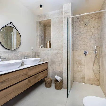 Luxury Glabrova With Pool, Jacuzzi And Sauna * Gostinjac