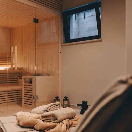 Luxury Glabrova With Pool, Jacuzzi And Sauna *