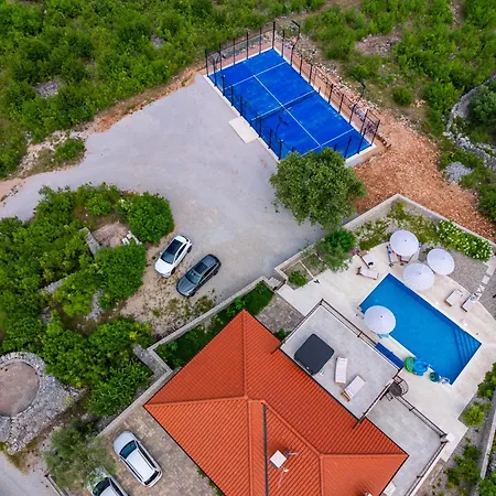 Villa Luxury Glabrova With Pool, Jacuzzi And Sauna