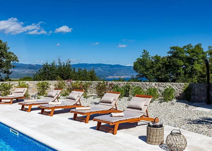 Luxury Glabrova With Pool, Jacuzzi And Sauna *
